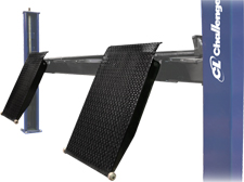 Challenger 44030 diamond plate approach ramps